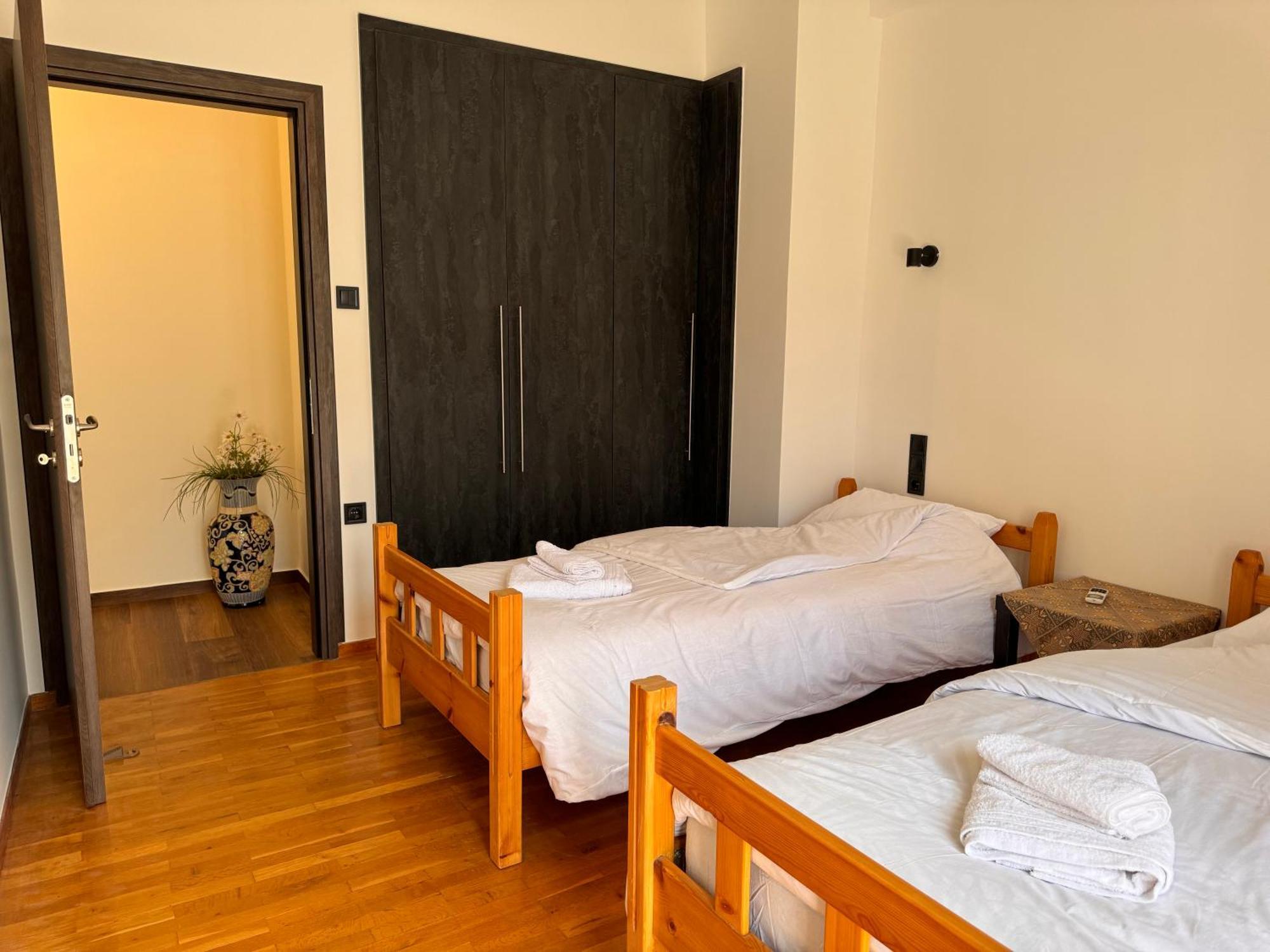 Navaro Apartments Patras Exterior photo